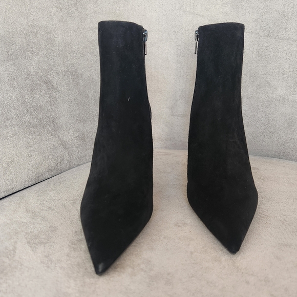 Gianni Bini heels boots 5.5 black suede golden architectural heel pointy new$140 - Picture 4 of 16